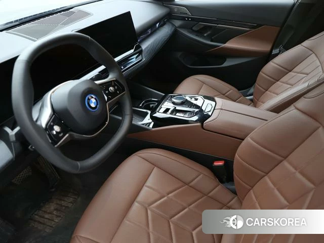 BMW i5 2024 Черный из Китая