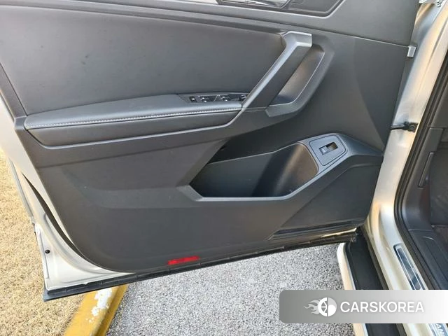 Volkswagen Tiguan L 2019 Шампань из Китая