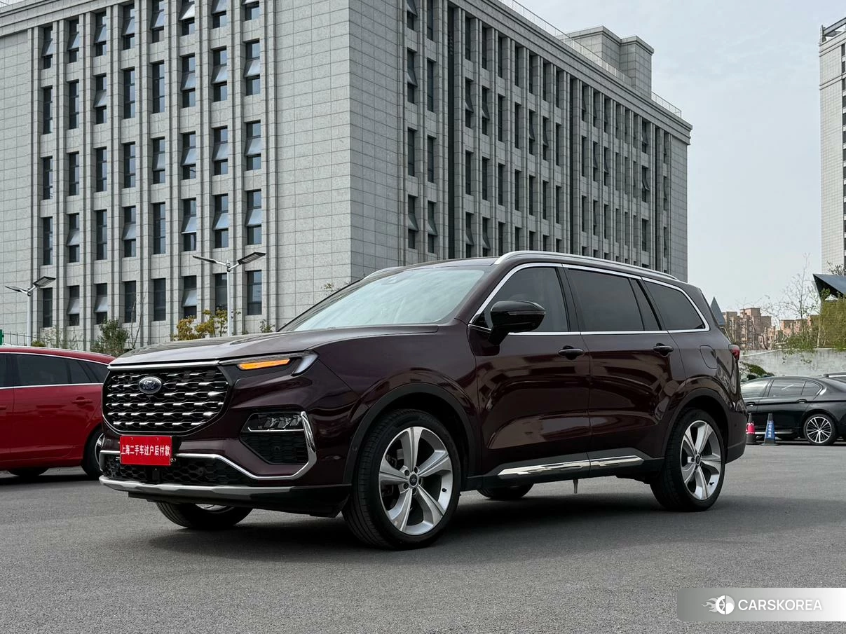 Ford Lingyu 2021 Красный из Китая