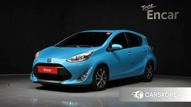 Toyota Prius C 2018 Небесно-голубой из Кореи