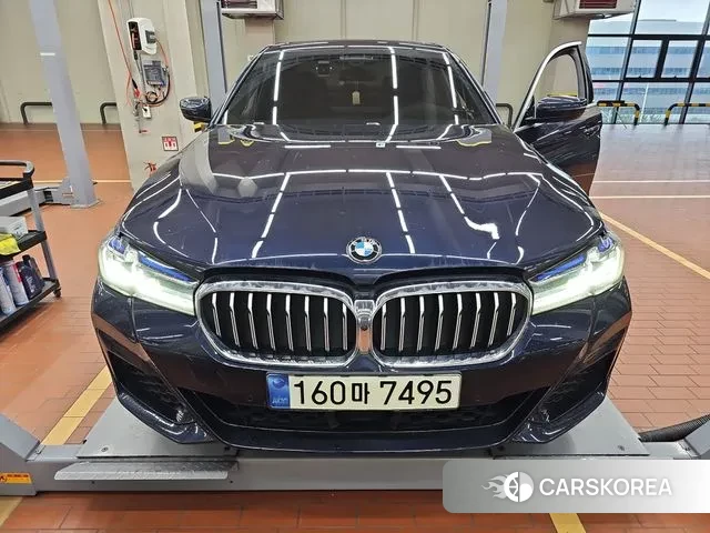 BMW 5 Series (G30) 2021 Черный из Кореи