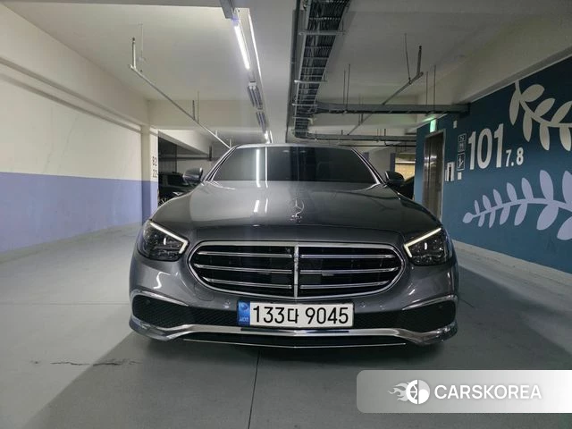 Mercedes-Benz E-Class W213 2022 Серый из Кореи