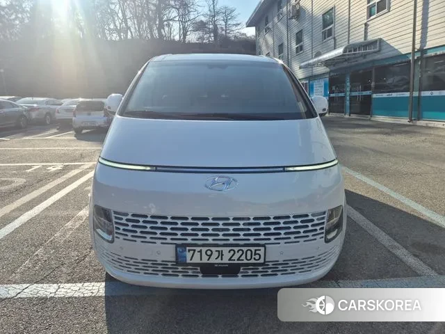 Hyundai Staria 2021 Белый из Кореи
