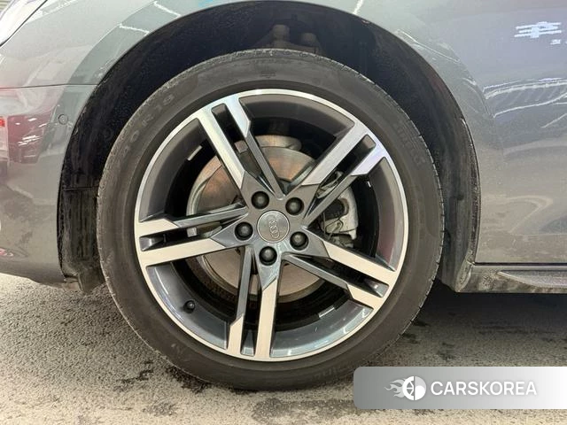 Audi A4L 2021 Темно-серый из Китая