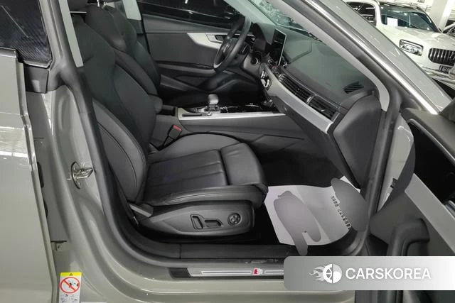 Audi A5 2022 Темно-серый из Китая