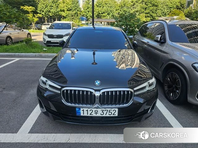 BMW 5 Series (G30) 2023 Черный из Кореи