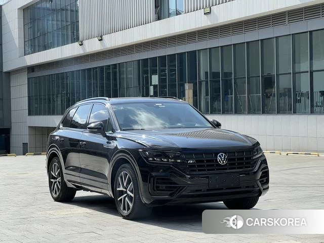 Volkswagen Touareg 2021 Черный из Китая