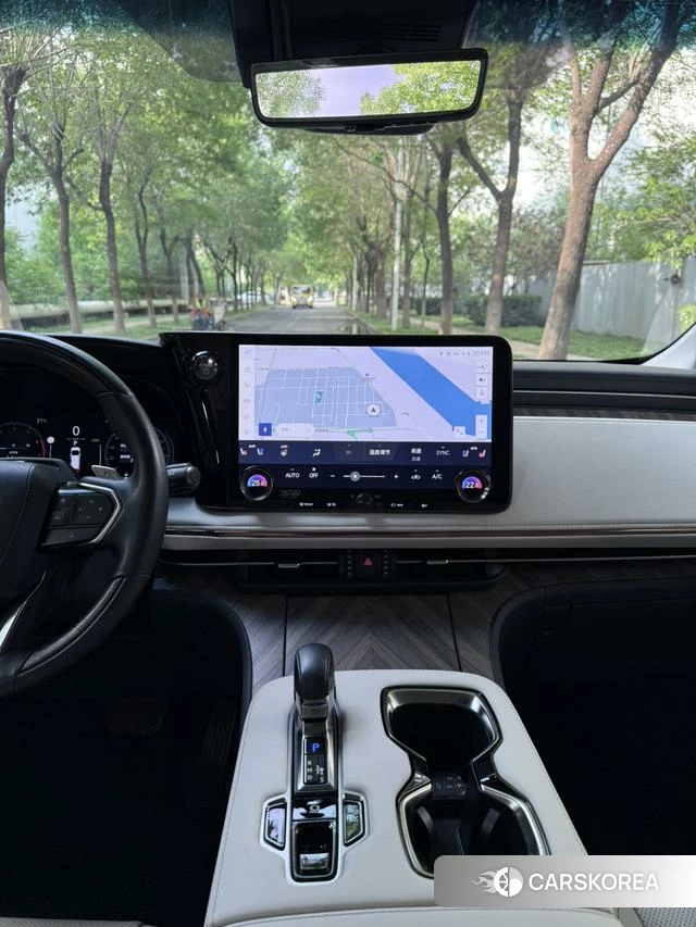 Lexus LM 2023 Черный из Китая