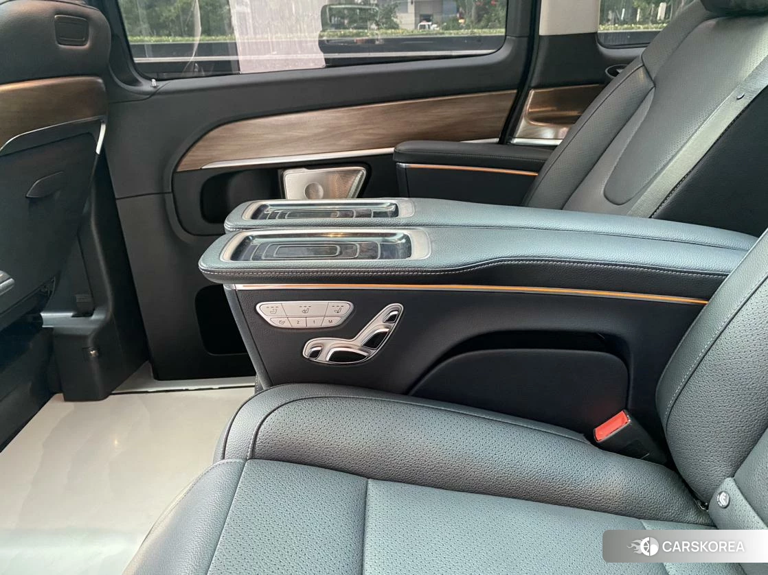 Mercedes-Benz V-Class 2022 Черный из Китая