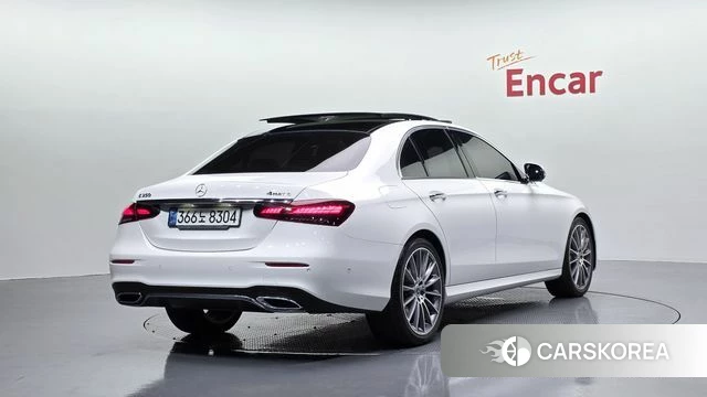 Mercedes-Benz E-Class W213 2022 Белый из Кореи
