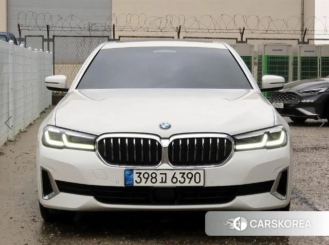 BMW 5 Series (G30) 2022 Белый из Кореи