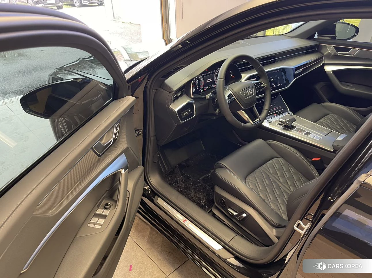 Audi A6L 2025 Черный из Китая