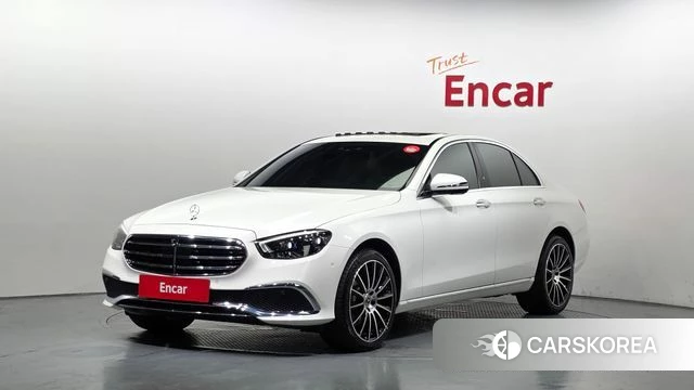 Mercedes-Benz E-Class W213 2021 Белый из Кореи