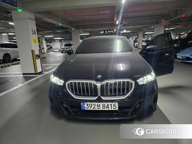 BMW 5 Series (G60) 2024 Черный из Кореи