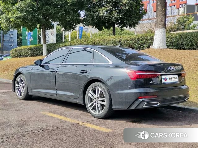 Audi A6L 2022 Черный из Китая