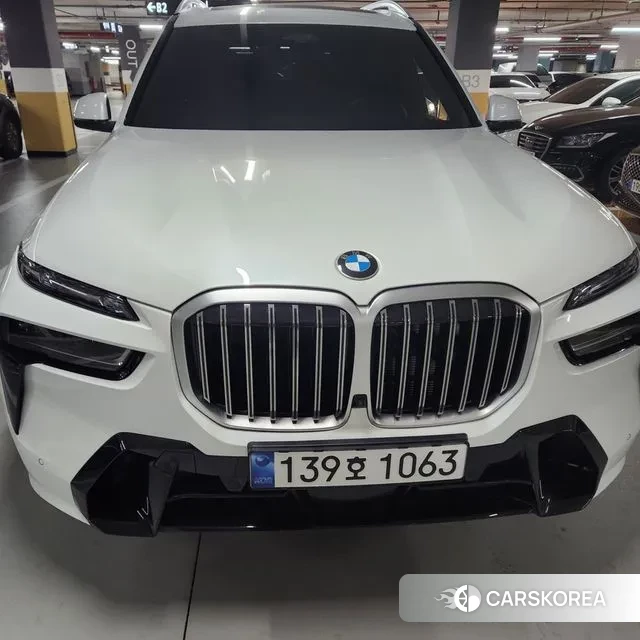BMW X7 (G07) 2025 Белый из Кореи