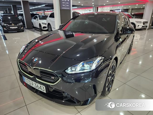BMW 1 Series (F70) 2025 Черный из Кореи