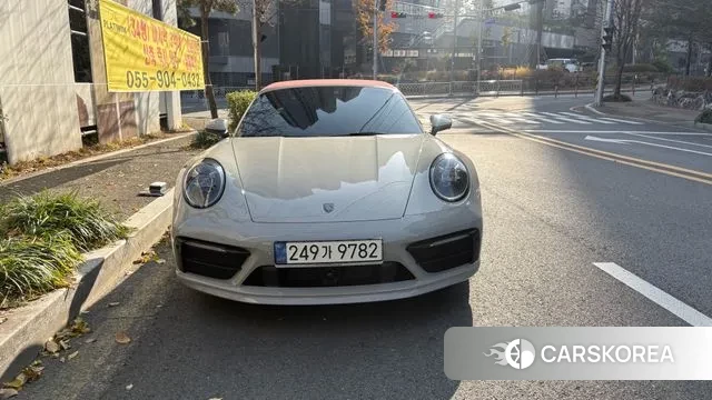 Porsche 911(992) 2021 Белый из Кореи