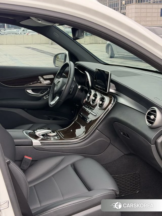 Mercedes-Benz GLC 2018 Белый из Китая
