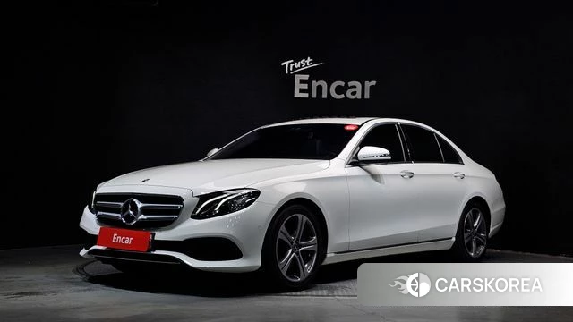 Mercedes-Benz E-Class W213 2018 Белый из Кореи