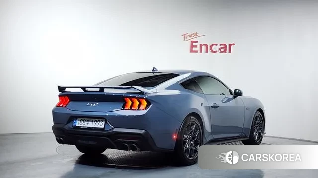 Ford Mustang 7th Generation 2024 Небесно-голубой из Кореи