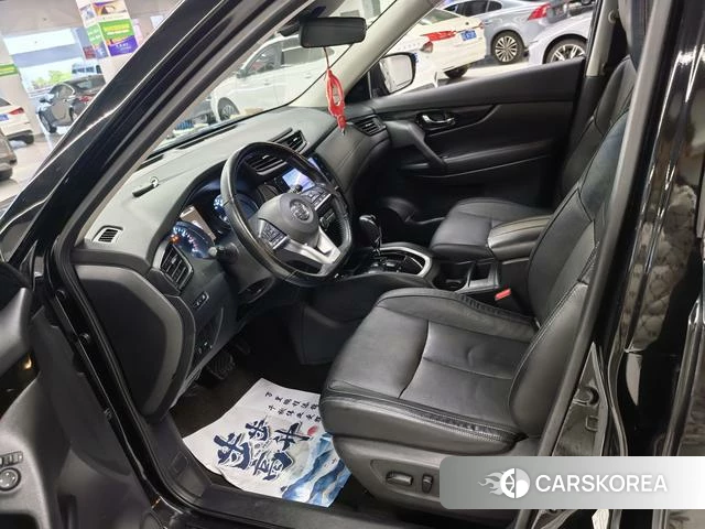 Nissan Qijun 2021 Черный из Китая