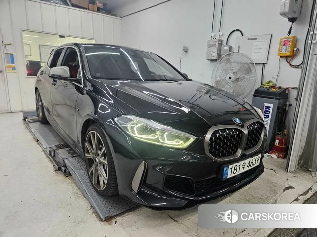 BMW 1 Series (F40) 2022 Черный из Кореи