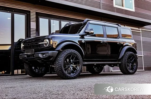 Ford Bronco 6th Generation 2022 Черный из Кореи