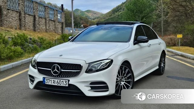 Mercedes-Benz E-Class W213 2019 Белый из Кореи