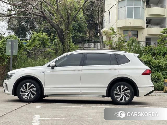 Volkswagen Tiguan L PHEV 2021 Белый из Китая