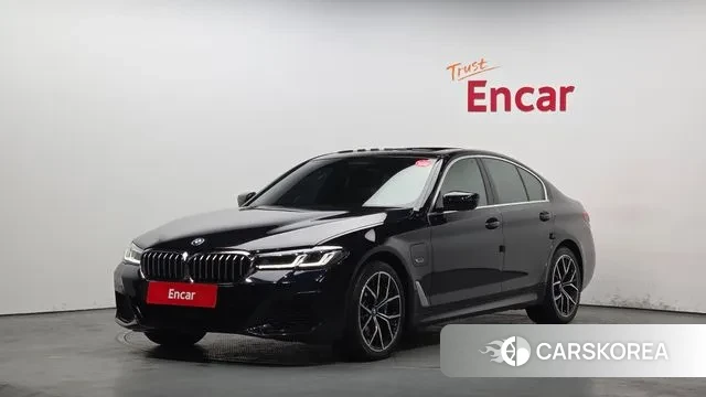 BMW 5 Series (G30) 2022 Черный из Кореи