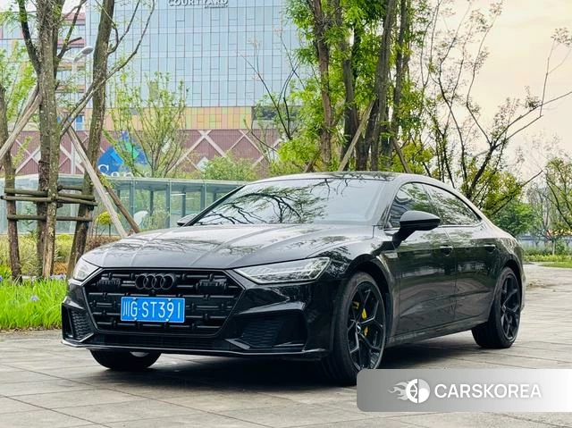 Audi A7L 2022 Черный из Китая