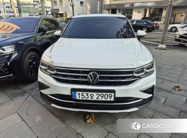 Volkswagen Tiguan second Generation 2022 Белый из Кореи