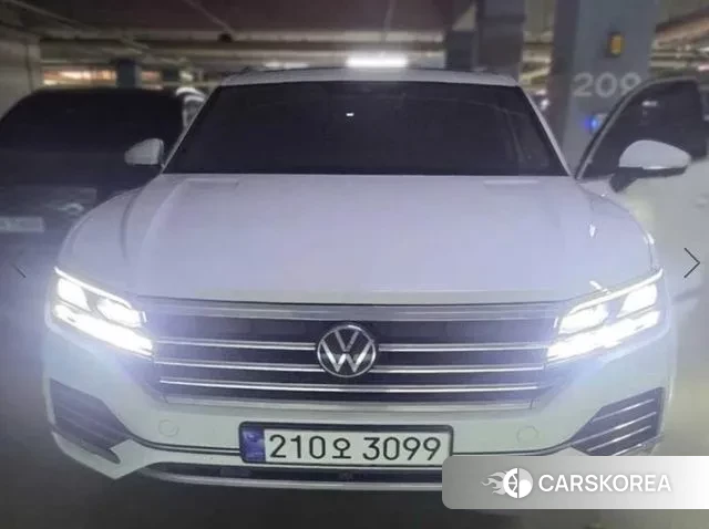 Volkswagen Touareg 3rd generation 2023 Белый из Кореи