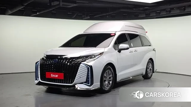 Toyota Sienna 4th Generation 2023 Белый из Кореи