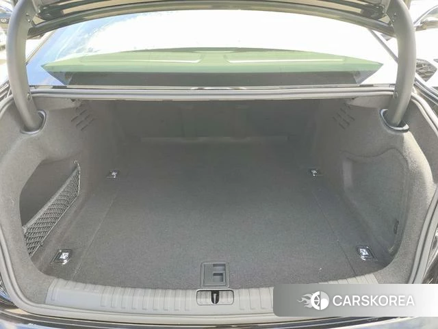 Audi A6L 2025 Черный из Китая