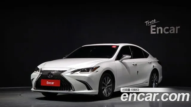 Lexus ES300h 7th generation 2019 Белый из Кореи