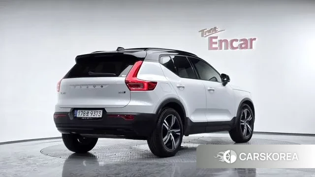 Volvo XC40 2021 Белый из Кореи