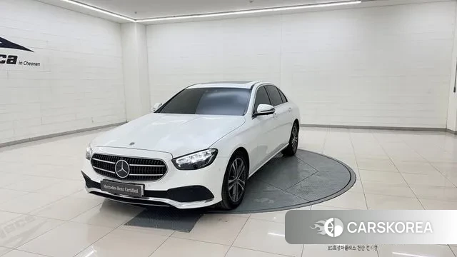 Mercedes-Benz E-Class W213 2023 Белый из Кореи