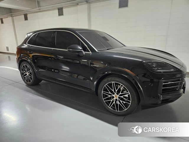 Porsche Cayenne (PO536) 2025 Черный из Кореи