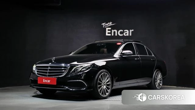 Mercedes-Benz E-Class W213 2019 Серебристо-серый из Кореи