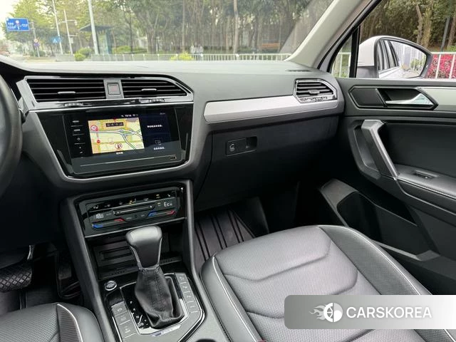 Volkswagen Tiguan L PHEV 2021 Белый из Китая