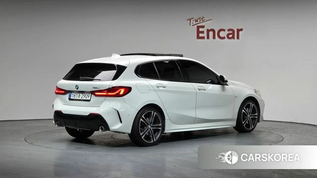 BMW 1 Series (F40) 2020 Белый из Кореи