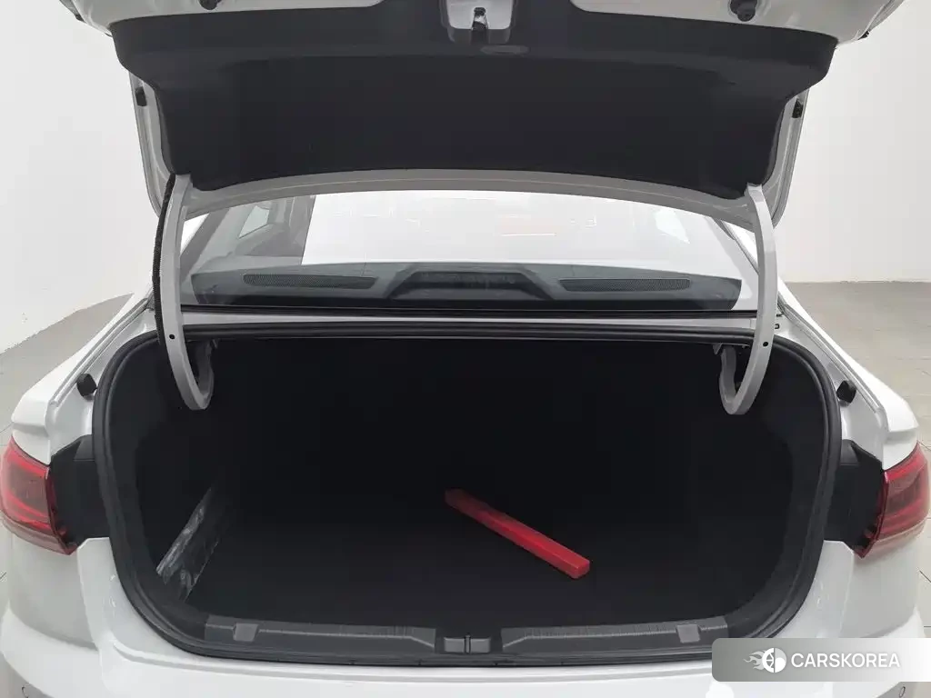 Volkswagen Bora 2023 Белый из Китая