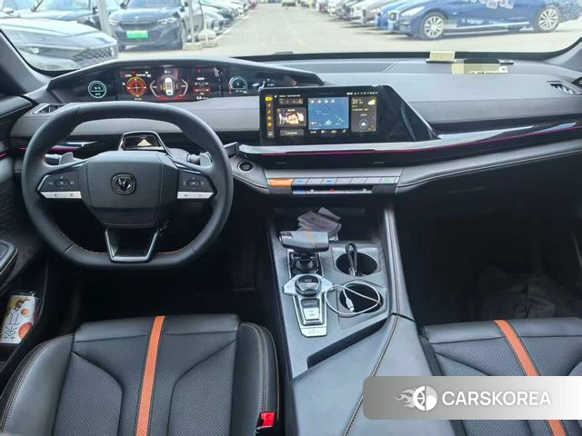 Chang'an UNI-V 2024 Черный из Китая