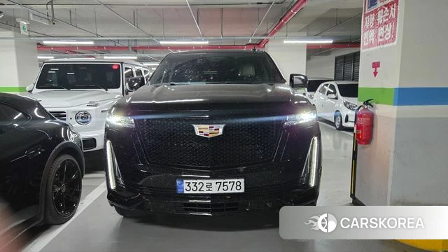 Cadillac Escalade 5th Generation 2023 Черный из Кореи