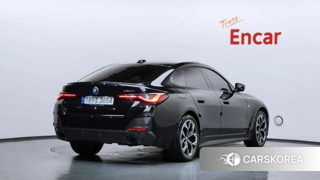 BMW 4 Series (G22) 2023 Черный из Кореи