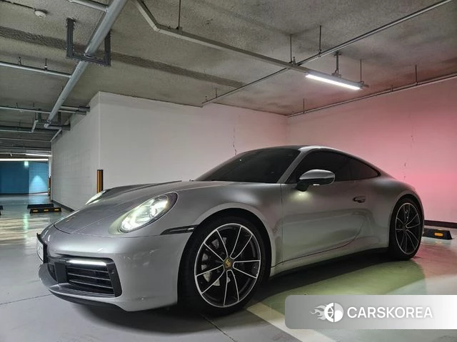 Porsche 911(992) 2021 Серебристо-серый из Кореи