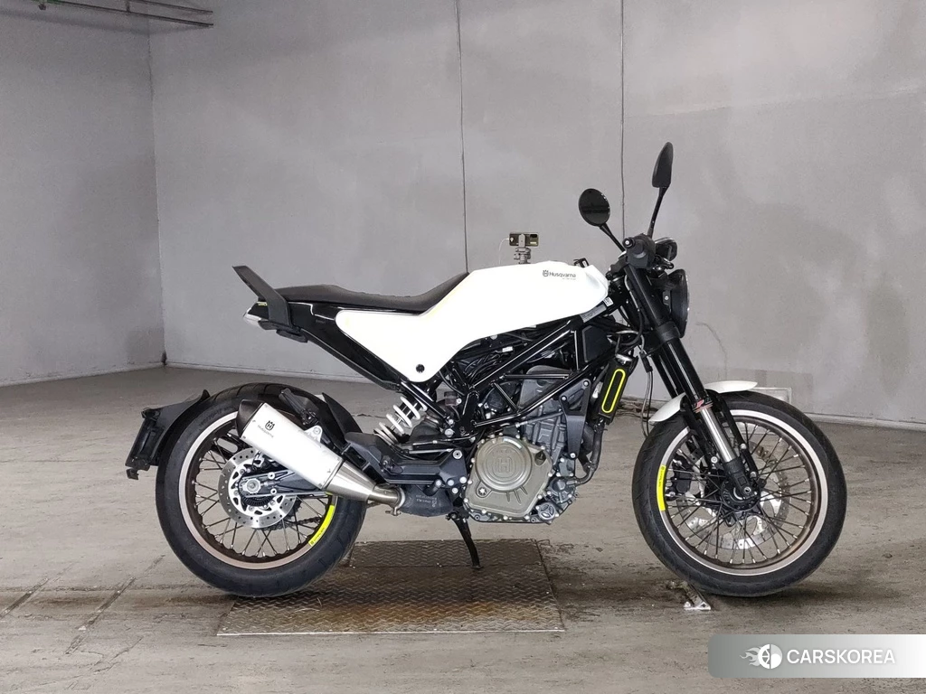 Проданный Husqvarna VITPILEN 401 2019 из Японии
