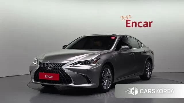 Lexus ES300h 7th generation 2023 Серебристо-серый из Кореи